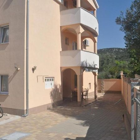 Apartments Antonija - Fitness Vinišće المظهر الخارجي الصورة