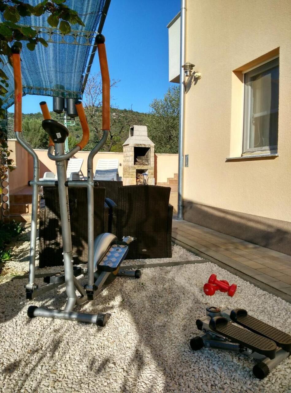 Apartments Antonija - Fitness Vinišće المظهر الخارجي الصورة