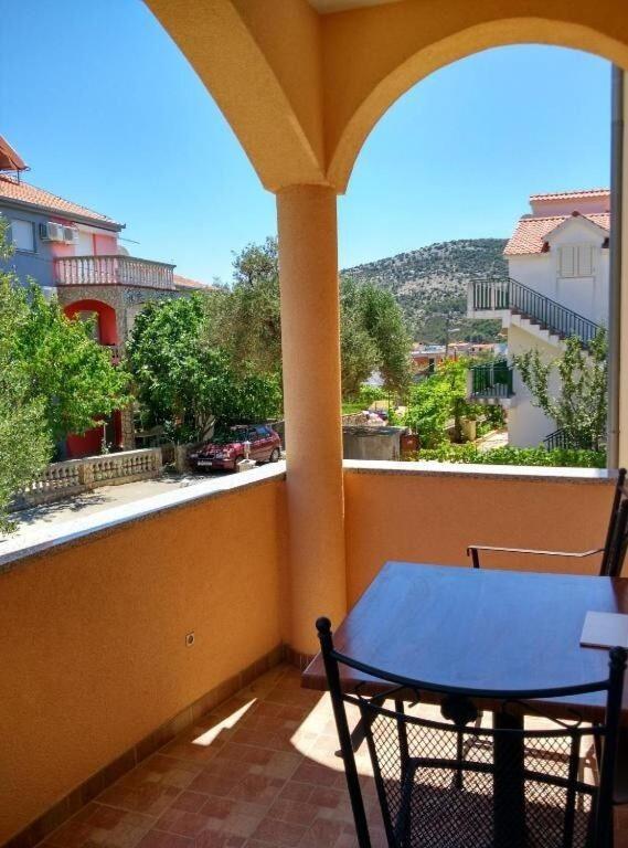 Apartments Antonija - Fitness Vinišće المظهر الخارجي الصورة
